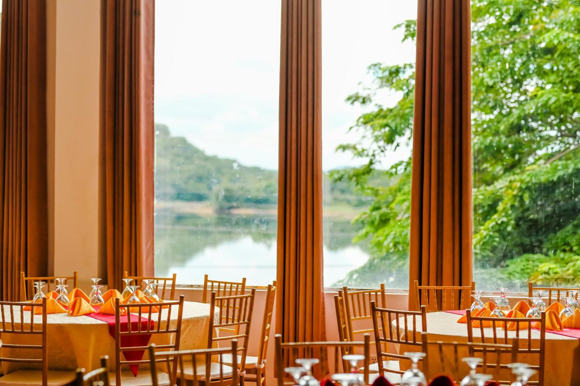 Agbo Hotel Polonnaruwa Exterior foto