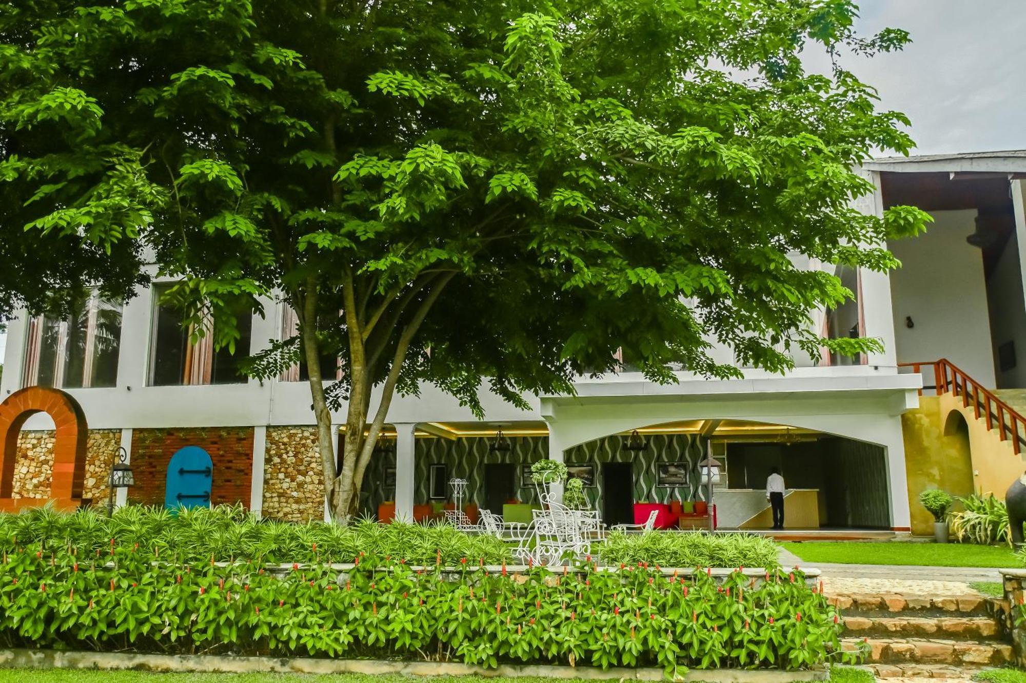 Agbo Hotel Polonnaruwa Exterior foto