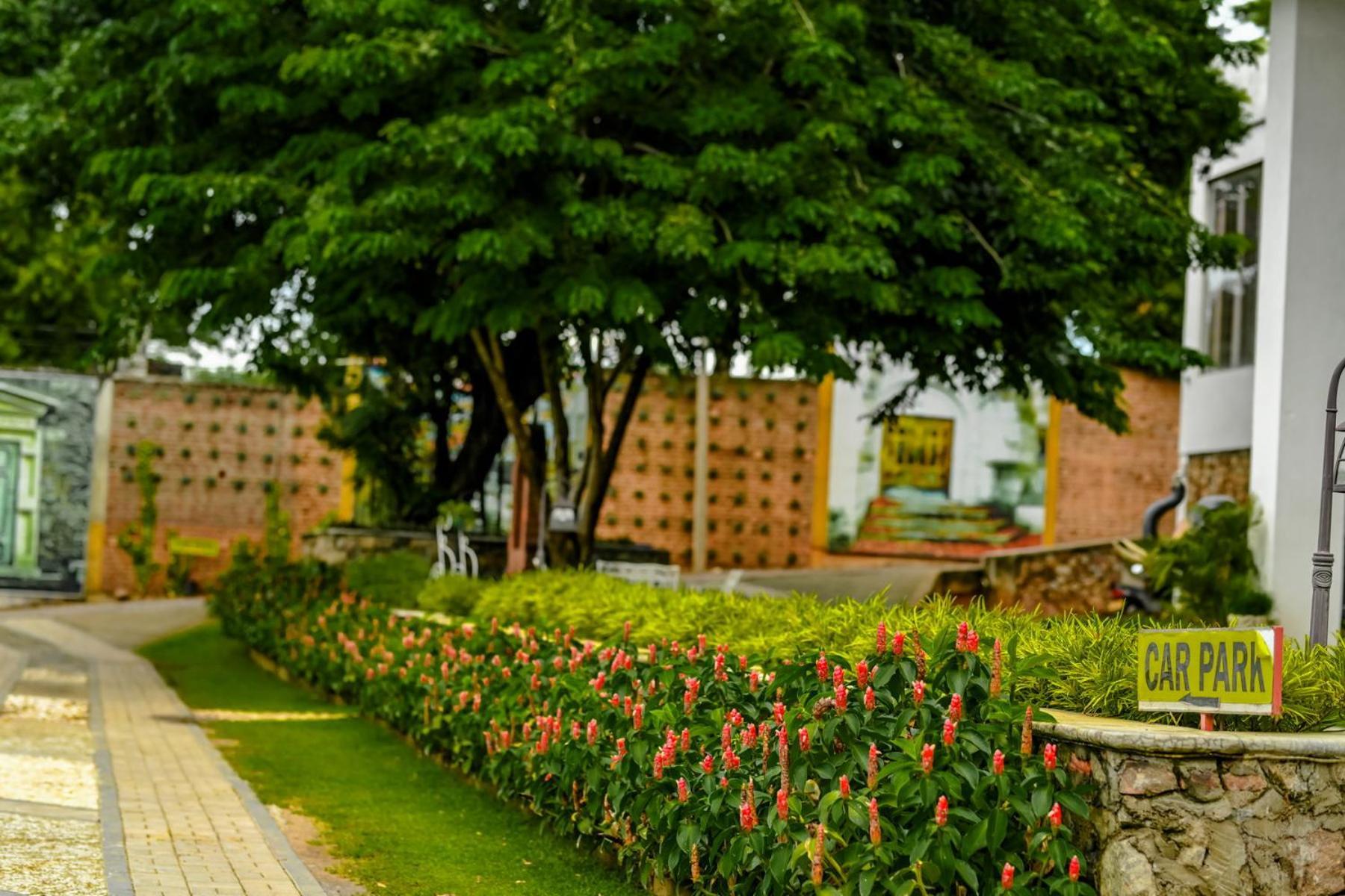 Agbo Hotel Polonnaruwa Exterior foto