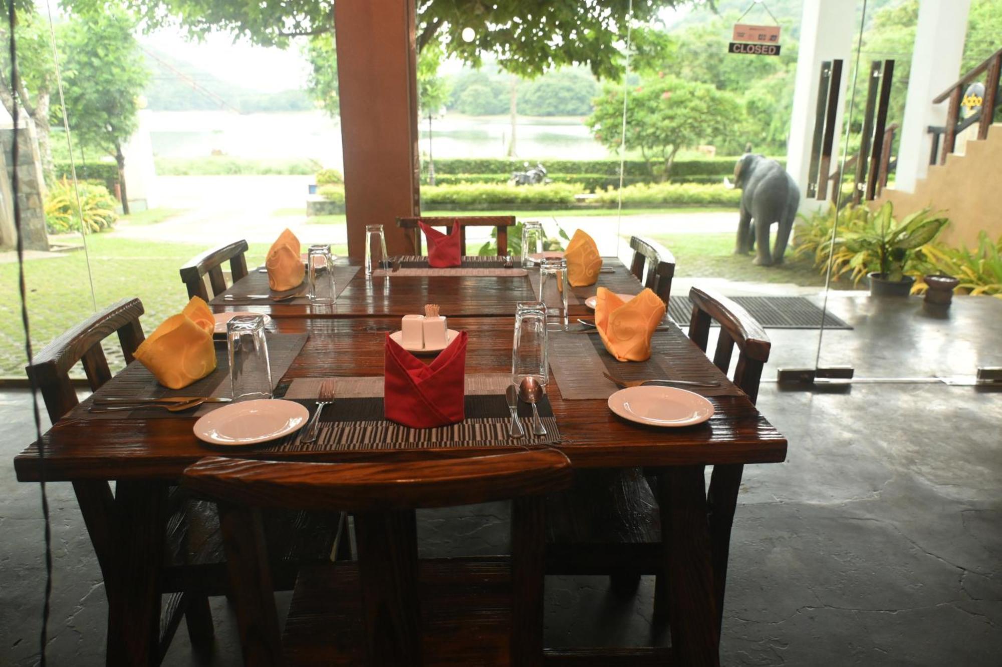 Agbo Hotel Polonnaruwa Exterior foto