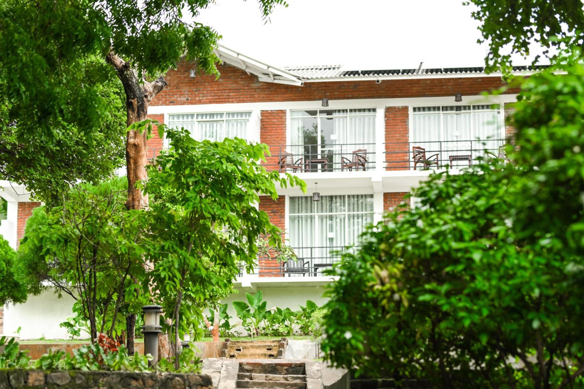 Agbo Hotel Polonnaruwa Exterior foto